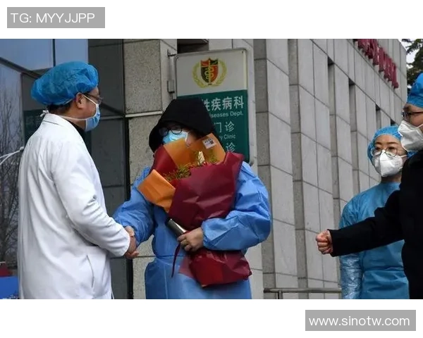 感染肺炎的足球明星们如何战胜病魔重返赛场的励志故事